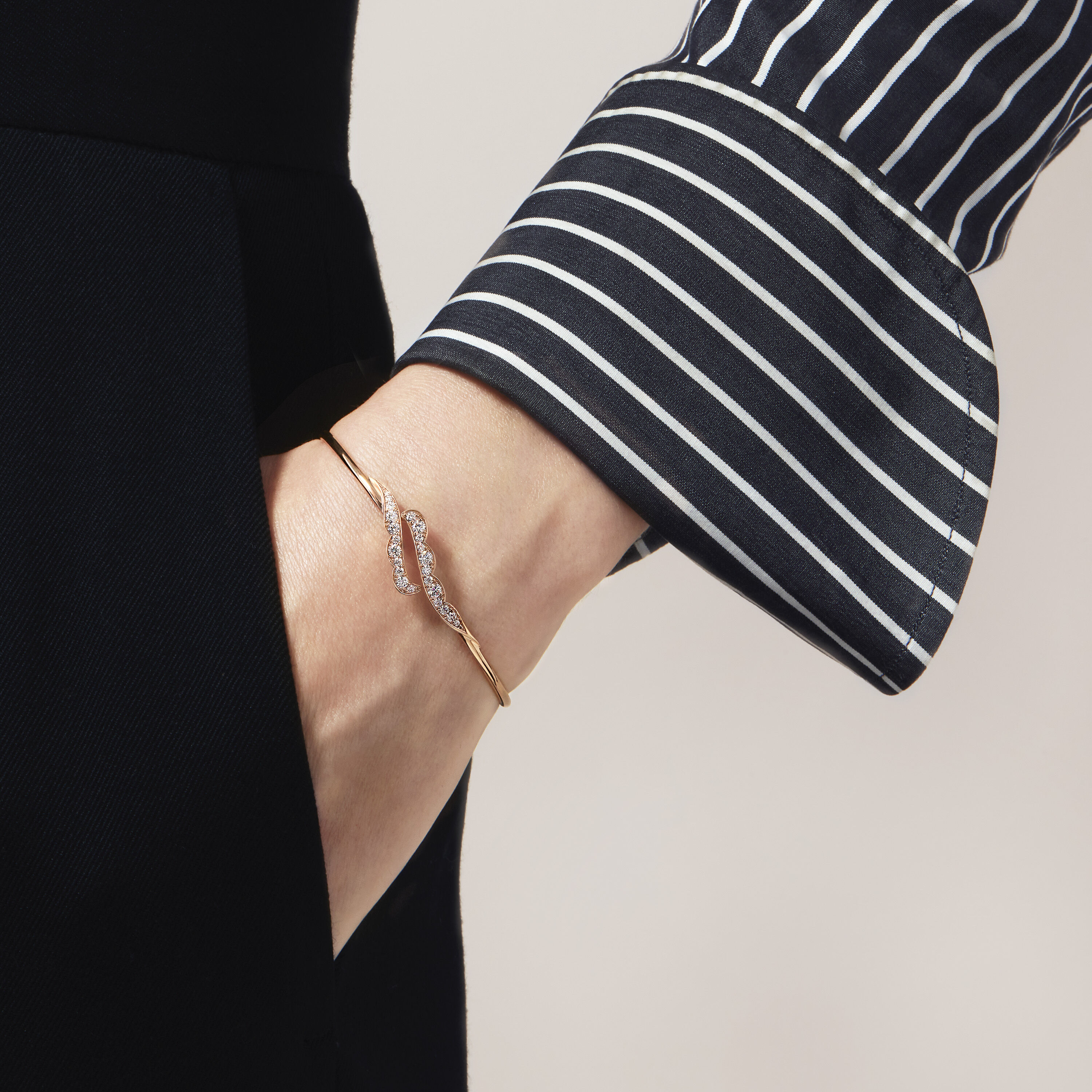 Lorelei Ribbon Flexi Bangle, 18K Yellow Gold, large