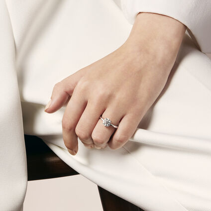 VELA Solitaire Ring, 18K Yellow Gold, large